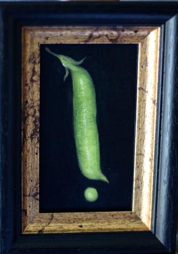 A pea and pod