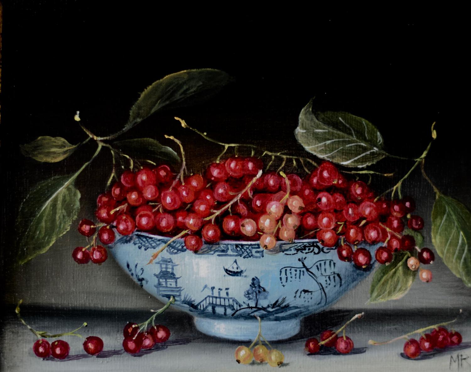 Bowl of red currants