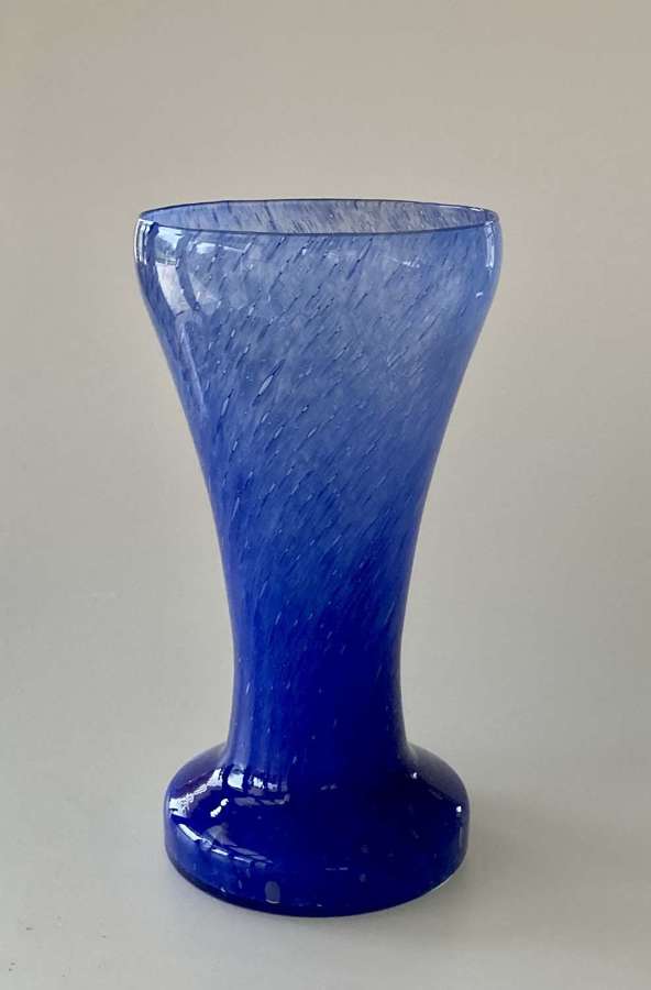 Nazeing  blue cloudy vase