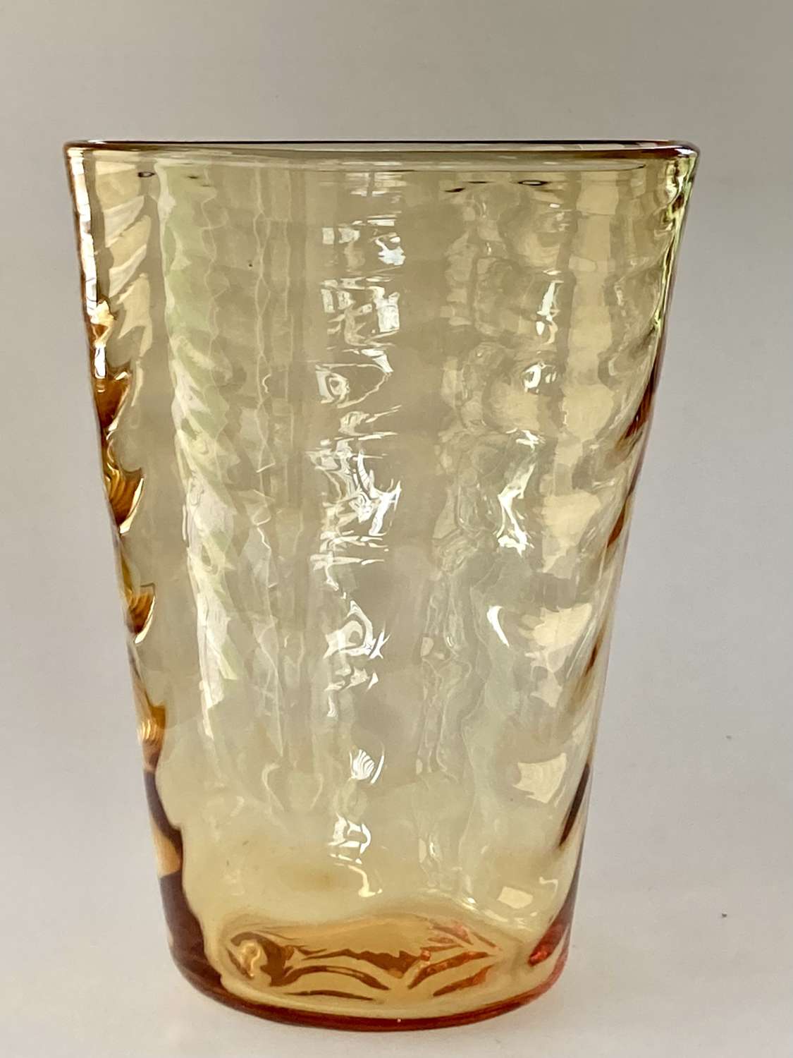 Wave ribbed amber bucket vase
