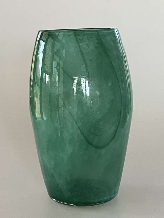 Cloudy green barrel vase