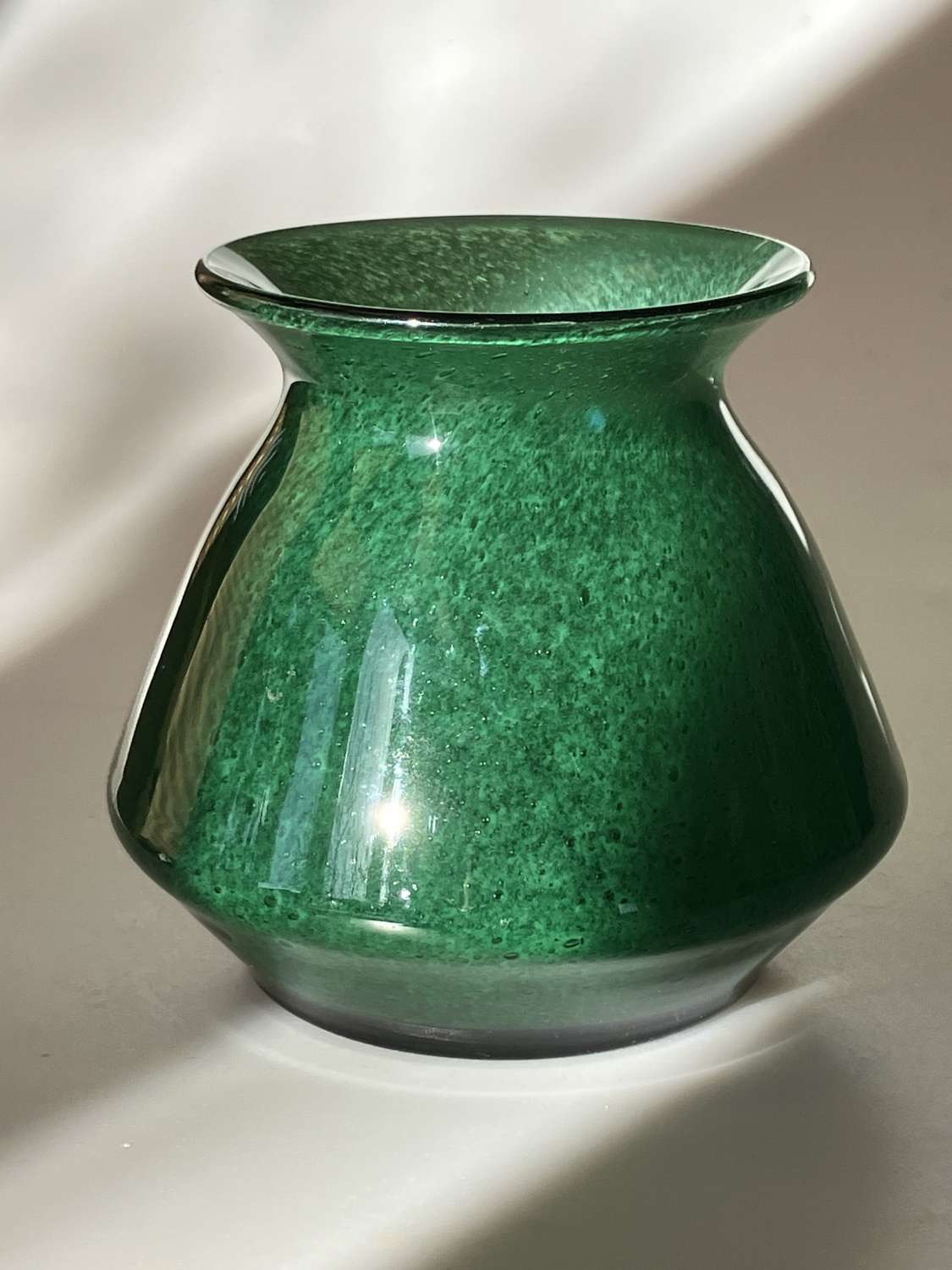 Green Nazeing cloudy vase