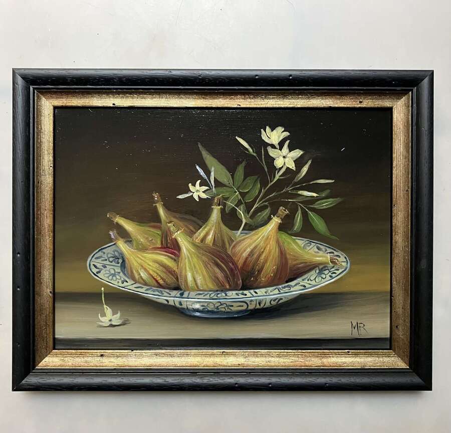Figs and jasmine in a bowl